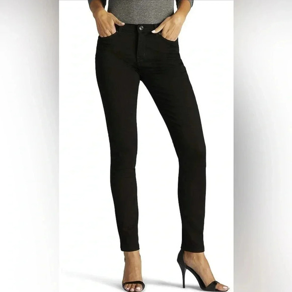 Lee Women's Slimming Fit Rebound Skinny Leg Jean Size 8 Black NWOT - Picture 1 of 8